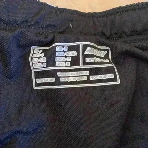 New balance - Picture 2 of 2